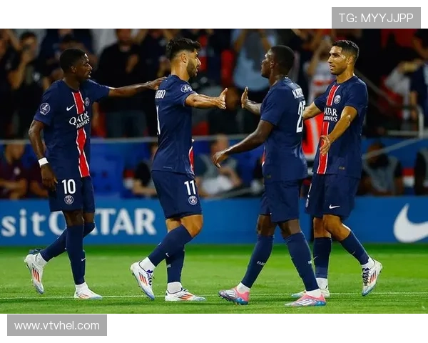 法甲联赛最新动态 巴黎圣日耳曼大胜马赛 球员表现亮眼引发热议